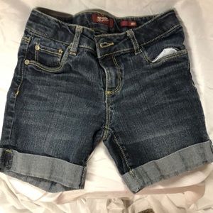 💕5/$25 closet clean out💕 Girls Arizona size 10 midi shorts